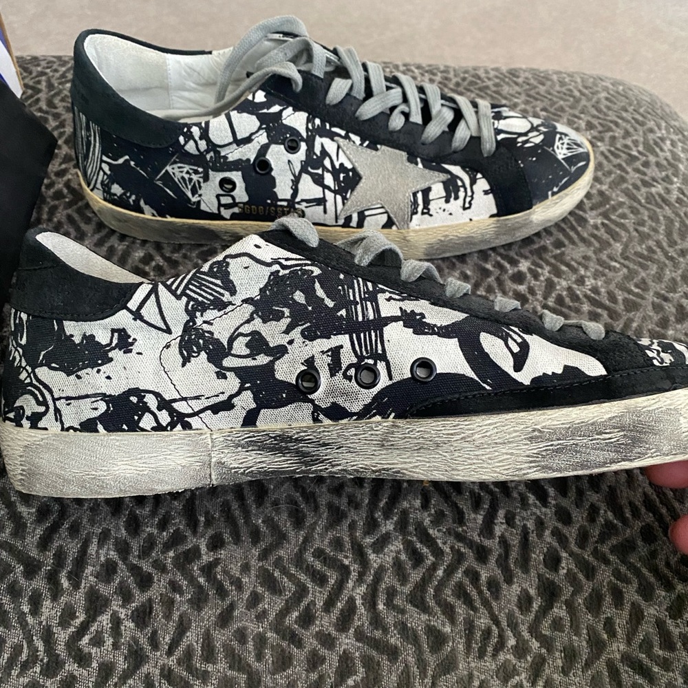 Golden Goose Black and White Sneakers - Picture 3 of 7
